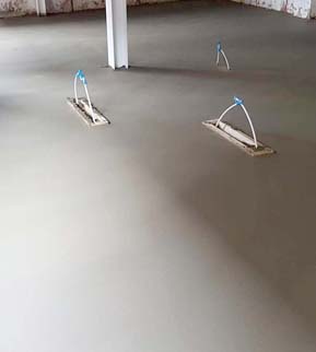 self leveling screed